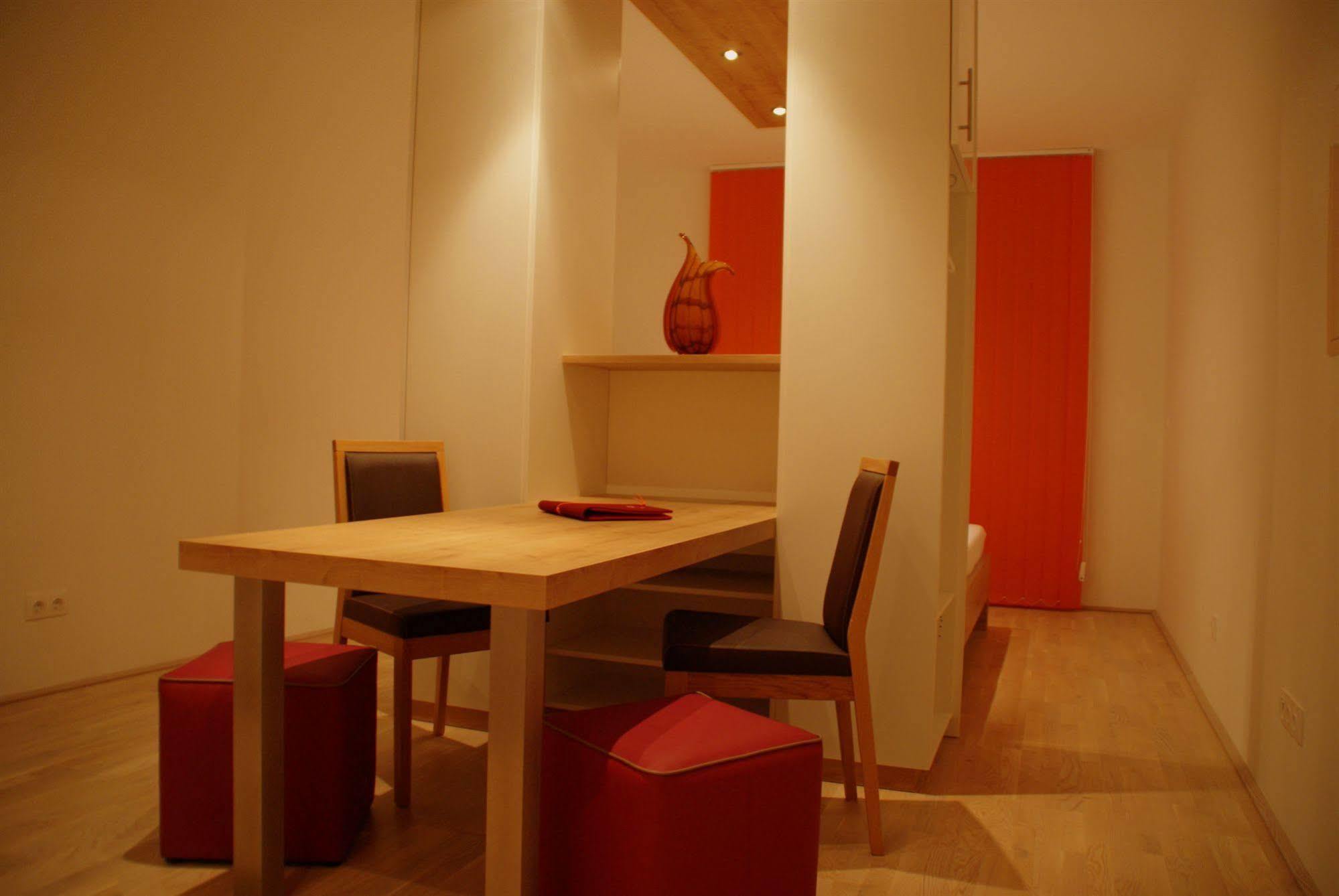 Servus Vienna Karlsplatz Extérieur photo